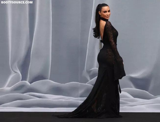 Kim Kardashian at Balenciaga Fashion Show! by RightSideUpTurtle