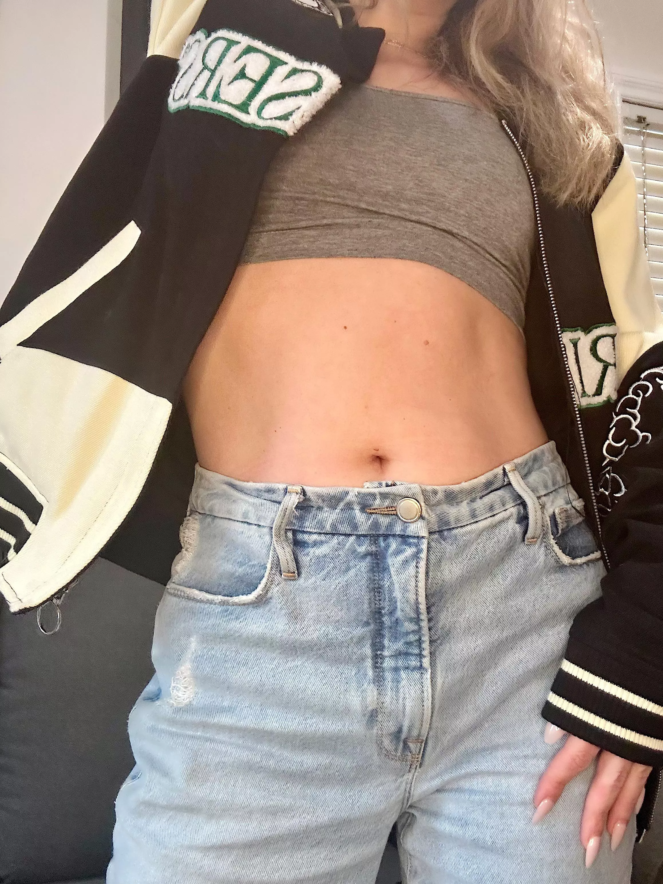 Kiss my belly? 💋  posted by Subspace_Babe