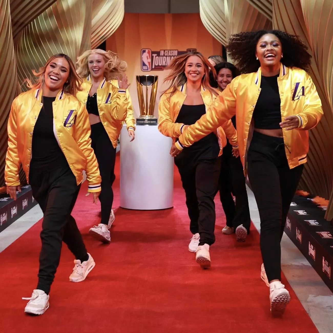 Laker Girls posted by wakkaffx2