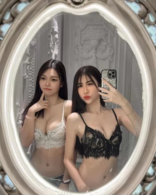 Left or right?  by LieutenantPanties