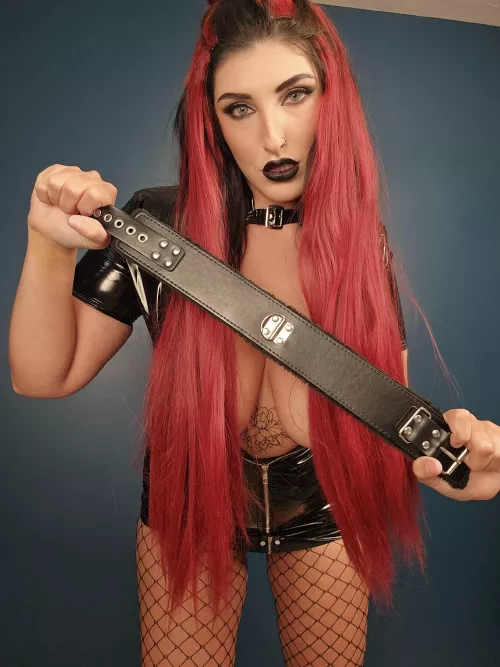 Looking for a single daddy to play with me by ImTHATkaren-