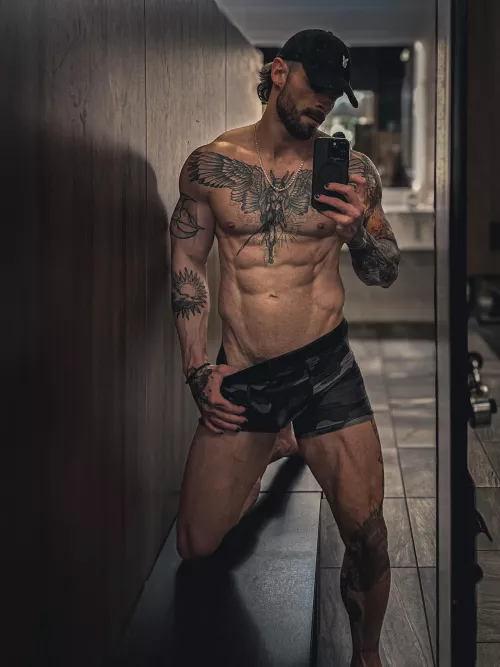 Love an empty locker room (30) by ArcadianRage