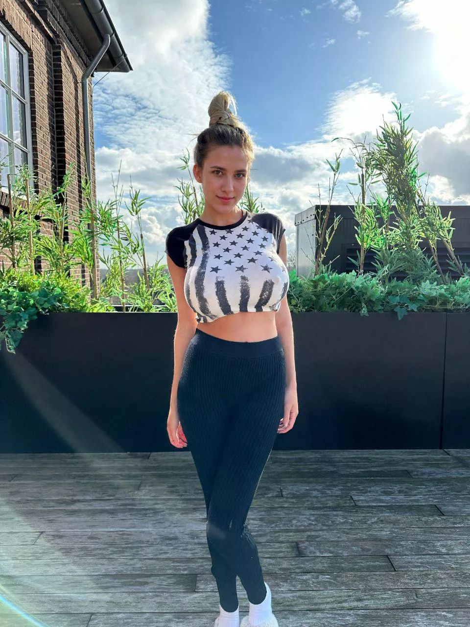 Love how I look in this 🖤 posted by Naughty-PrincessX