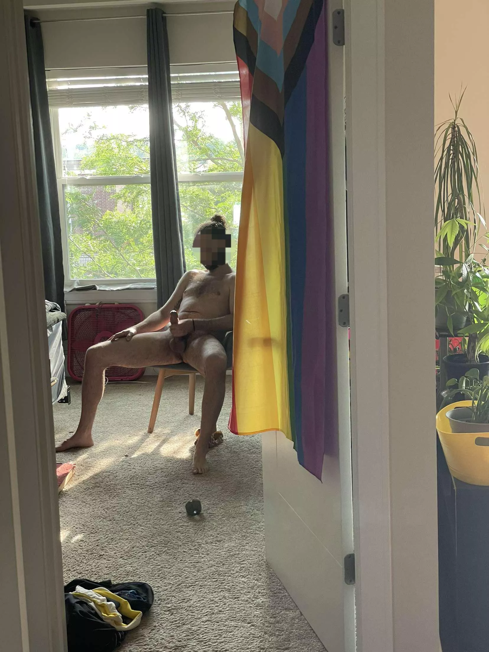 Meet me behind the Pride Flag 😉 posted by tobofosho21