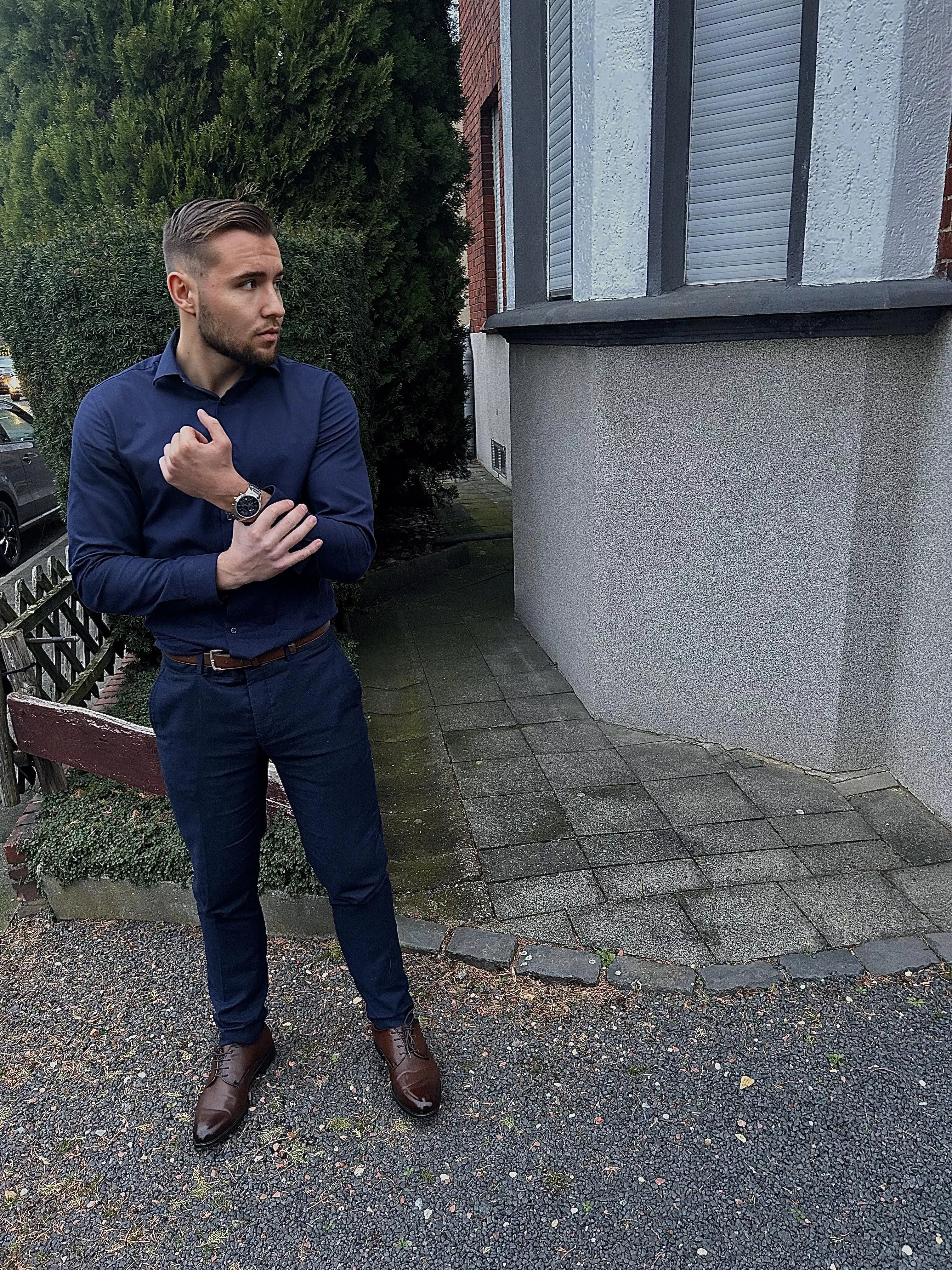 Meeting starts at 12 posted by Moonshotsbenny67