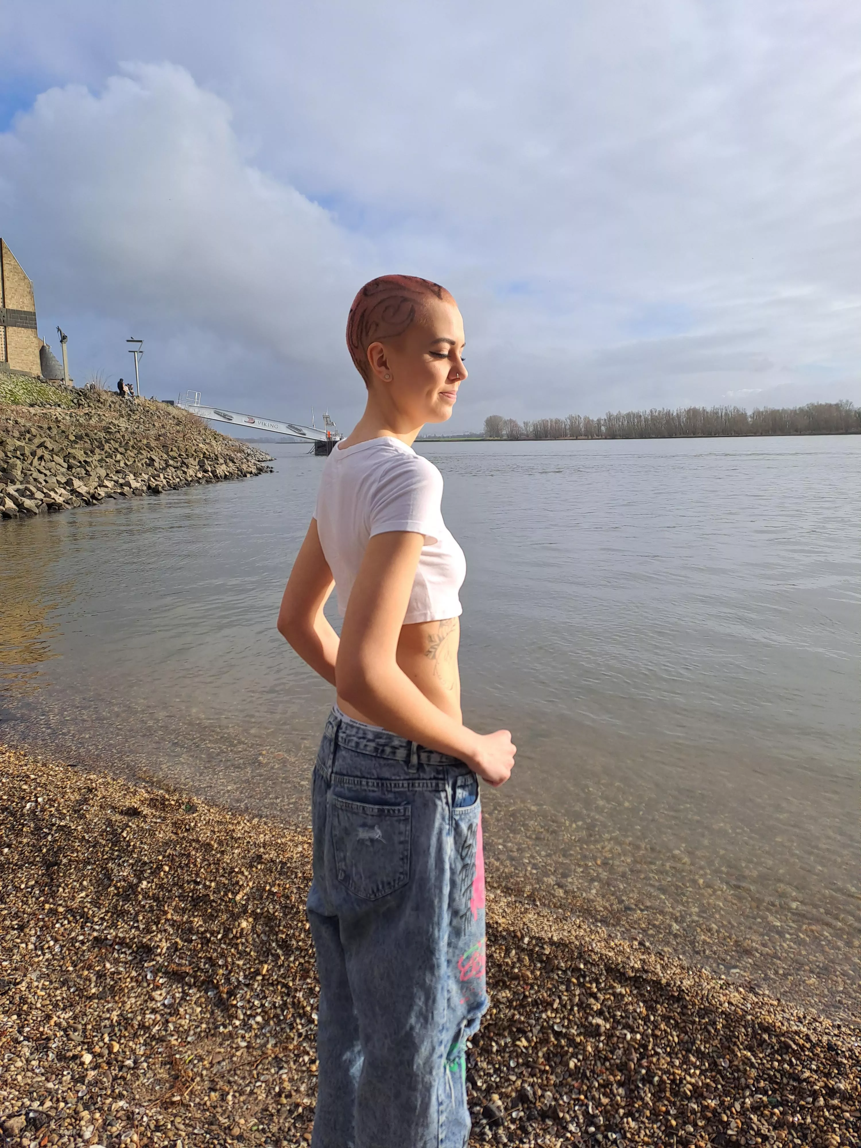 My fav pair of jeans and a beatiful view posted by Lipstick_lovere