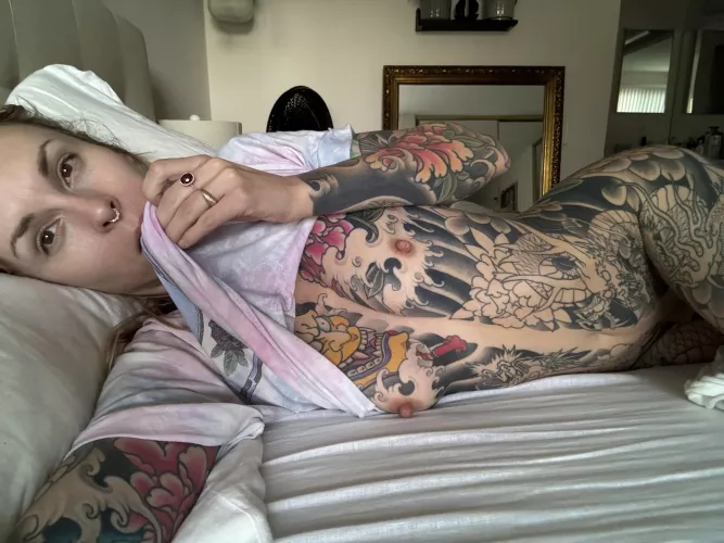 Petite and tatted blonde wants to please  by kuzagirl