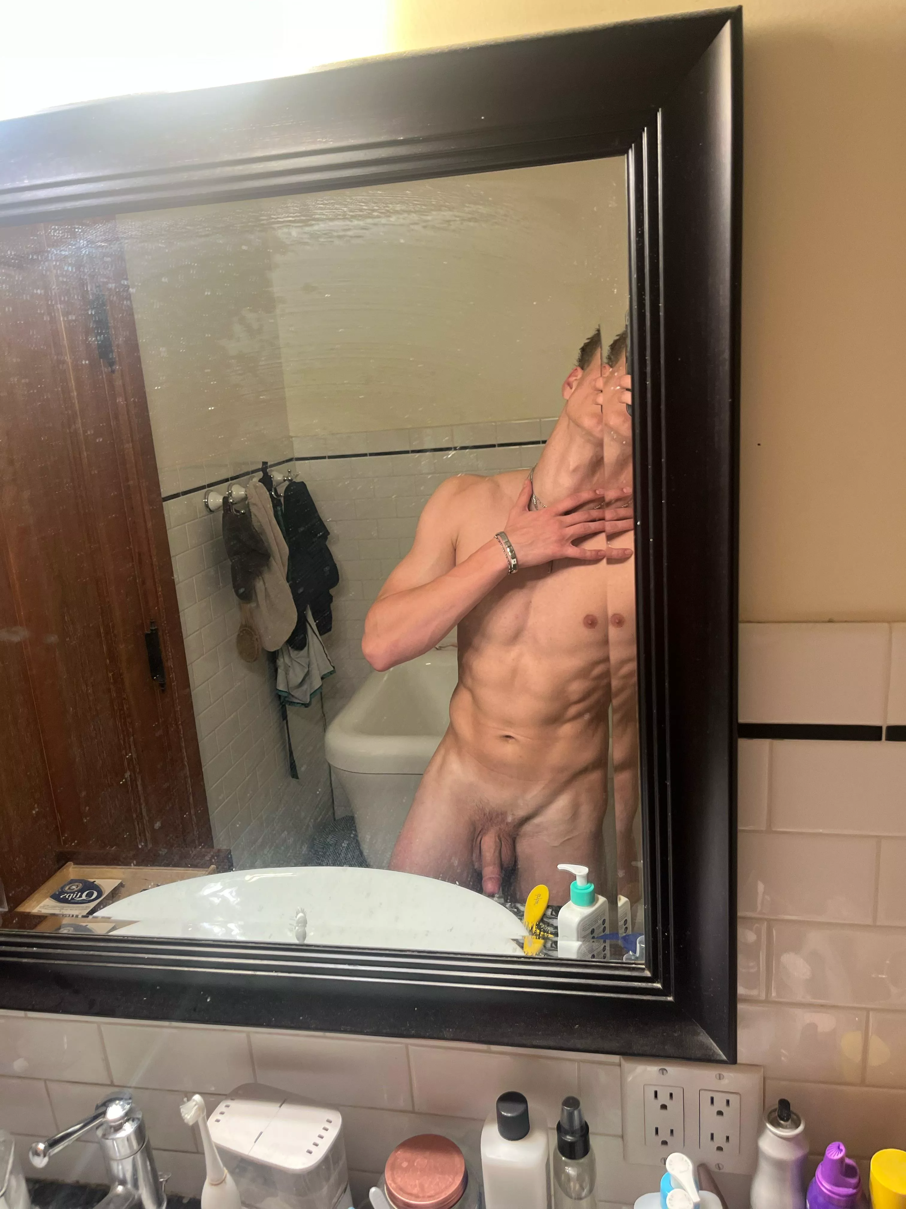 Rate me 18 (m) posted by Sad_Boysenberry5268