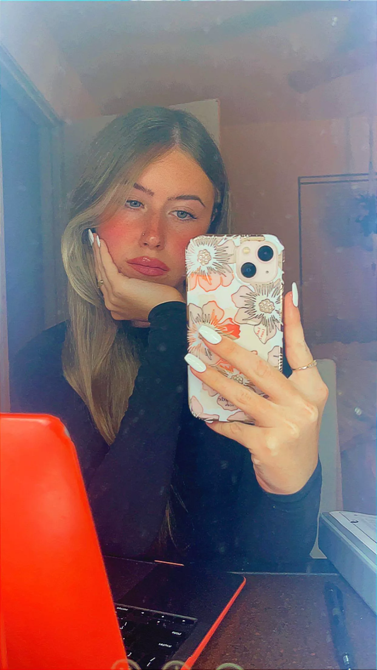 Seeking an older guy to fulfil my wild fantasy posted by lawinechiveo12