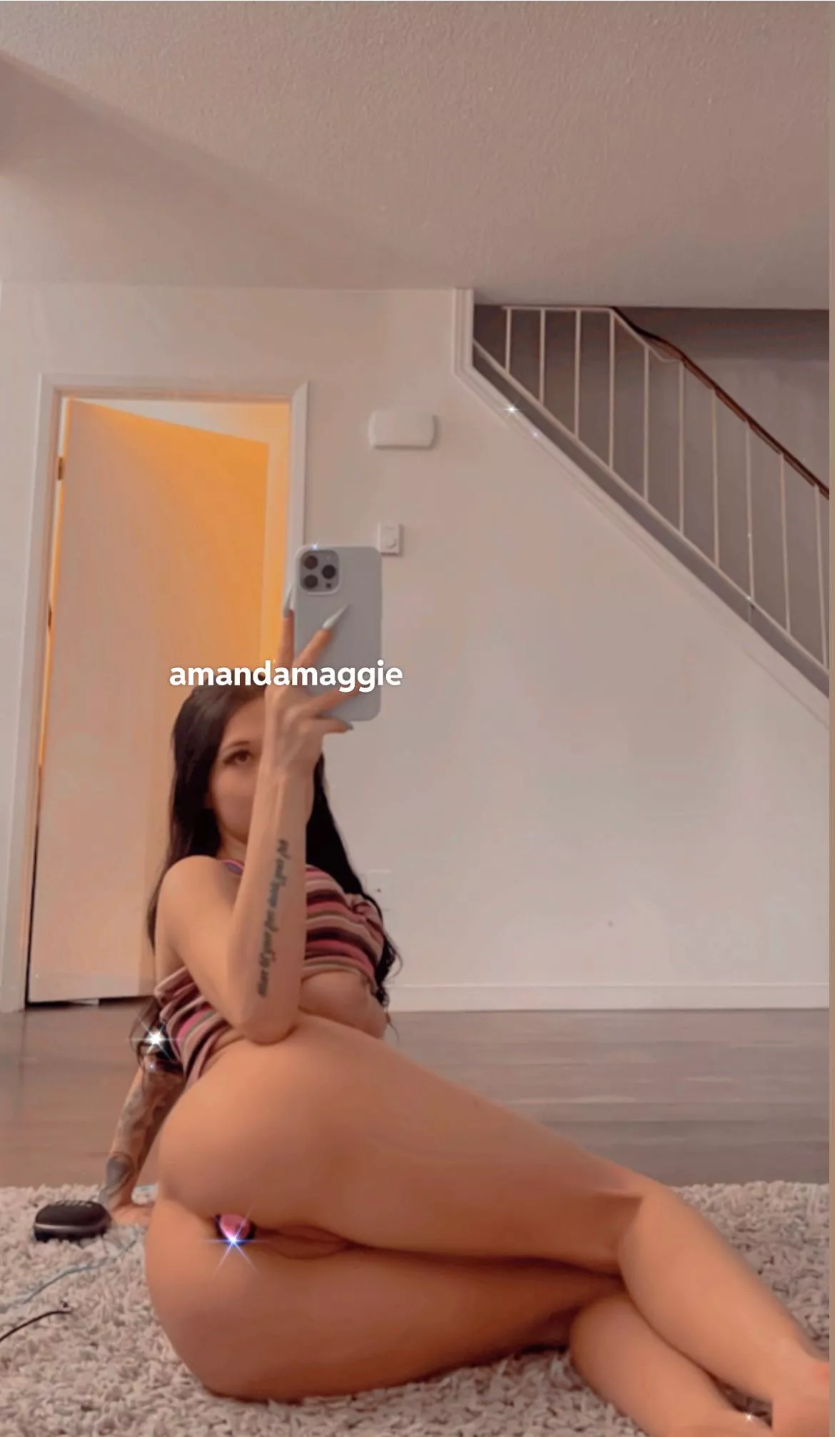 Side piece 👀🍑 posted by PeachyMaggiie