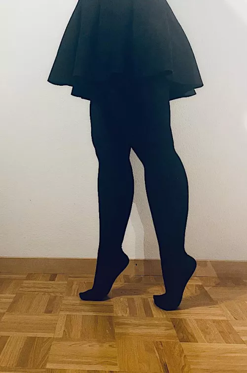 Simple black 🖤✨ by Yourfetchylittlefeet