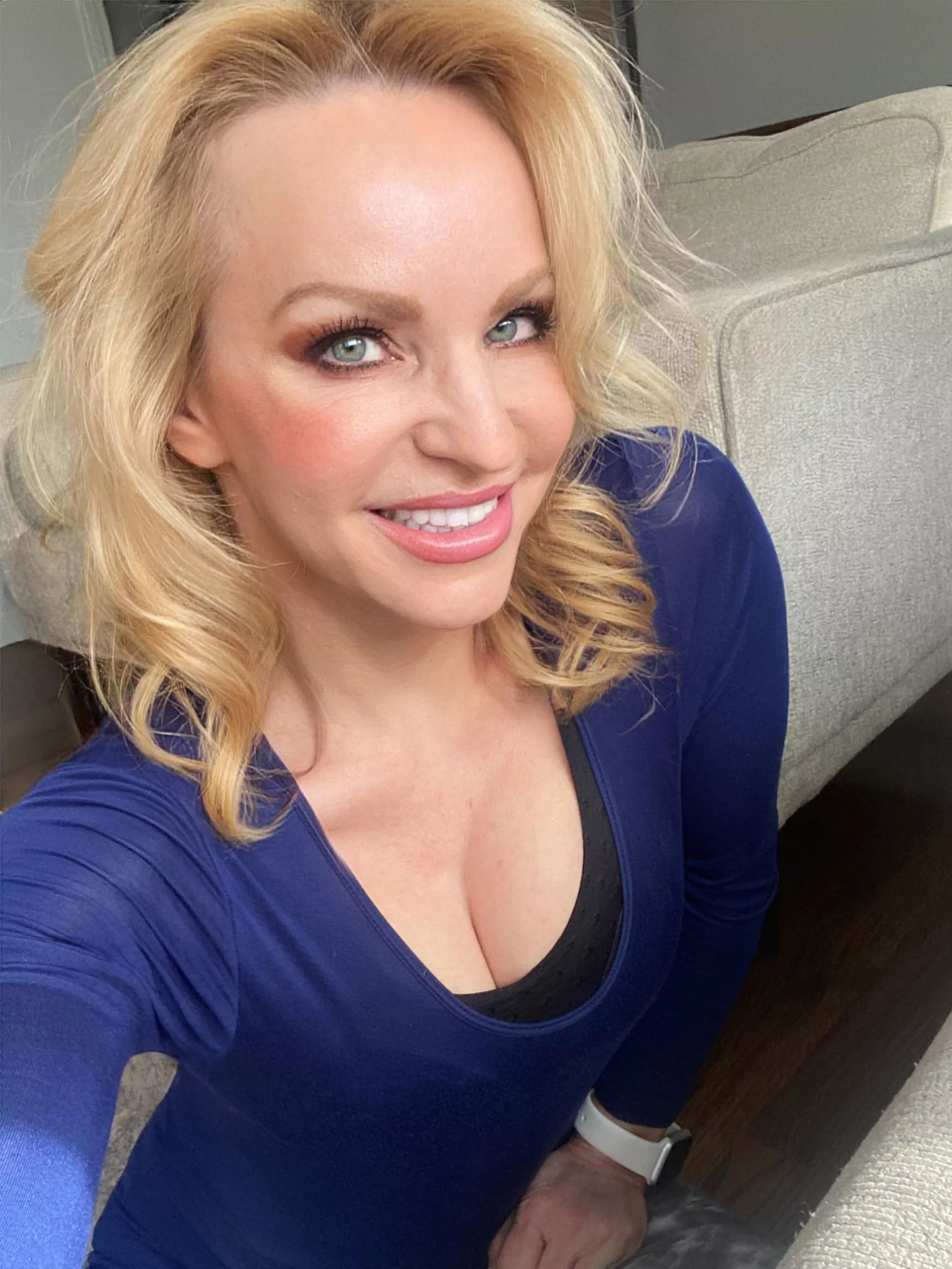 Smiling cause it’s Monday and I don’t have to work.  posted by Sea_Choice_4857