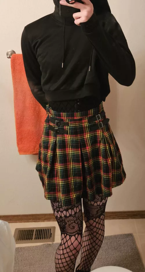 Thought I looked cute. by femboy_evaison