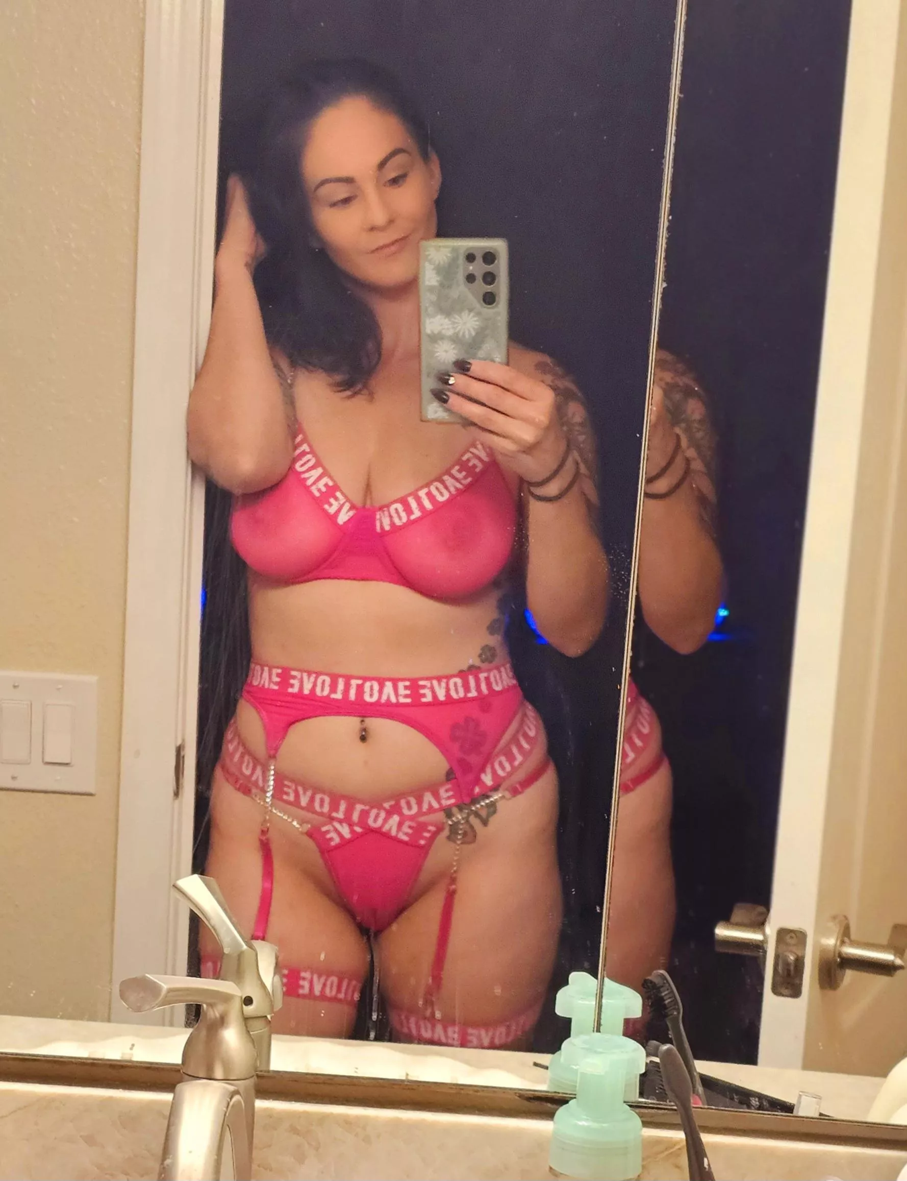 What a real MILF looks like... posted by -Staceys-Mom-