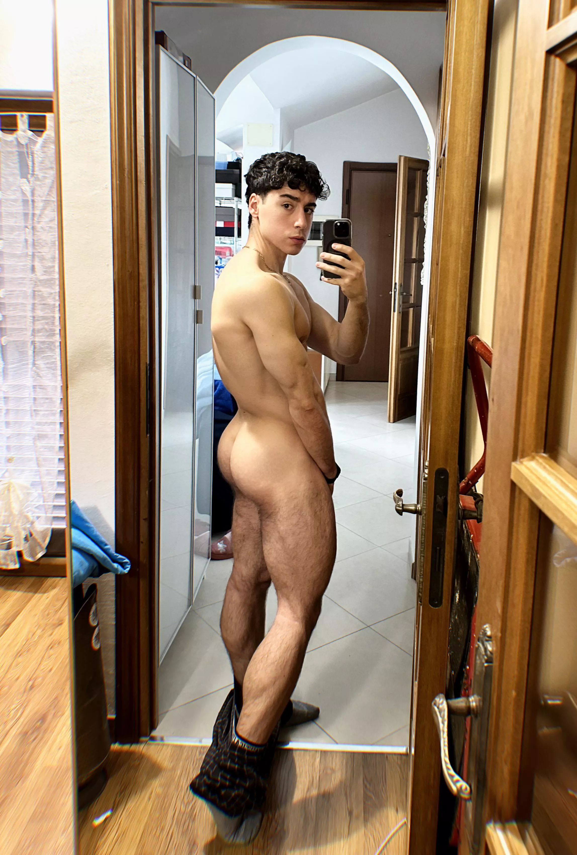 What’s the first thought that comes to your mind? Be truthful… [21] posted by Elegant_Reality_2028