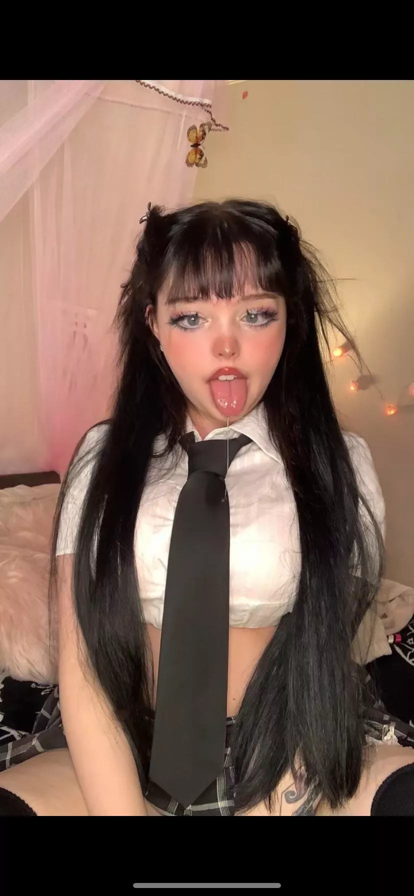 18F college outfit posted by Bambibellx