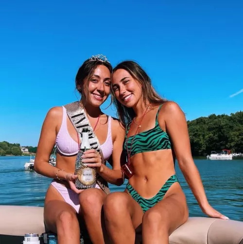 [2] which one ? by TrainingSkin9845