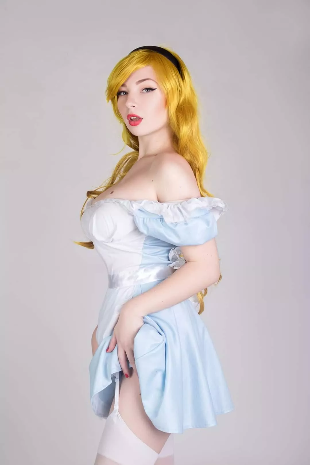 Alice in Wonderland by Angelina Spaska  posted by angelina-spaska