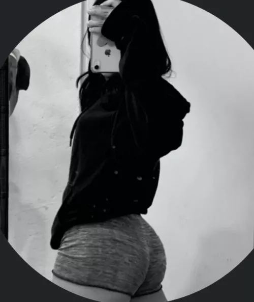 Ando muy hormonaaaal 🥺 by No-Protection-8866