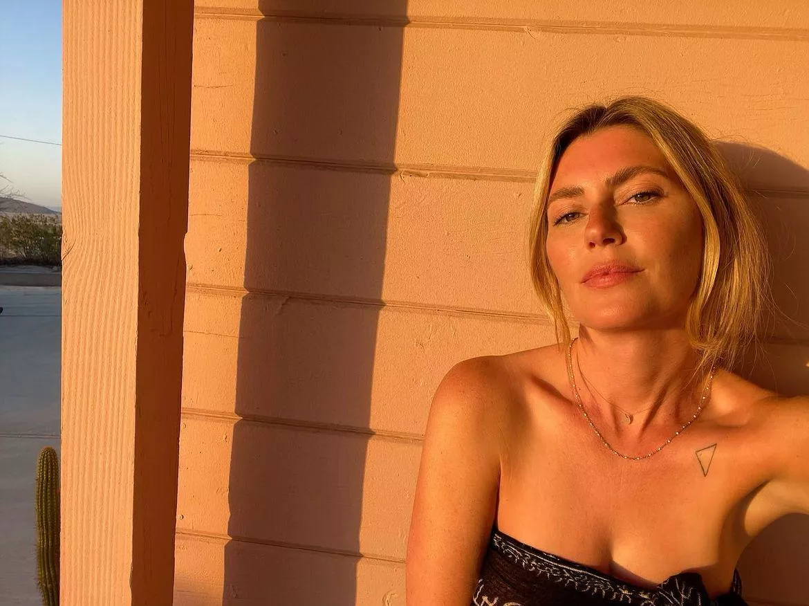 Babe ☀️ posted by skycommander