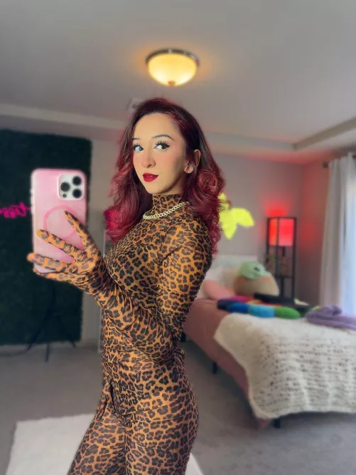 Bow Down To Your Queen 👑💰 I’ll Have You Fucked And Begging For More! [cam] [dom] [gfe] [sext] [pic] [rate] [vid] (pricing below) by tuttiifruttiibaby