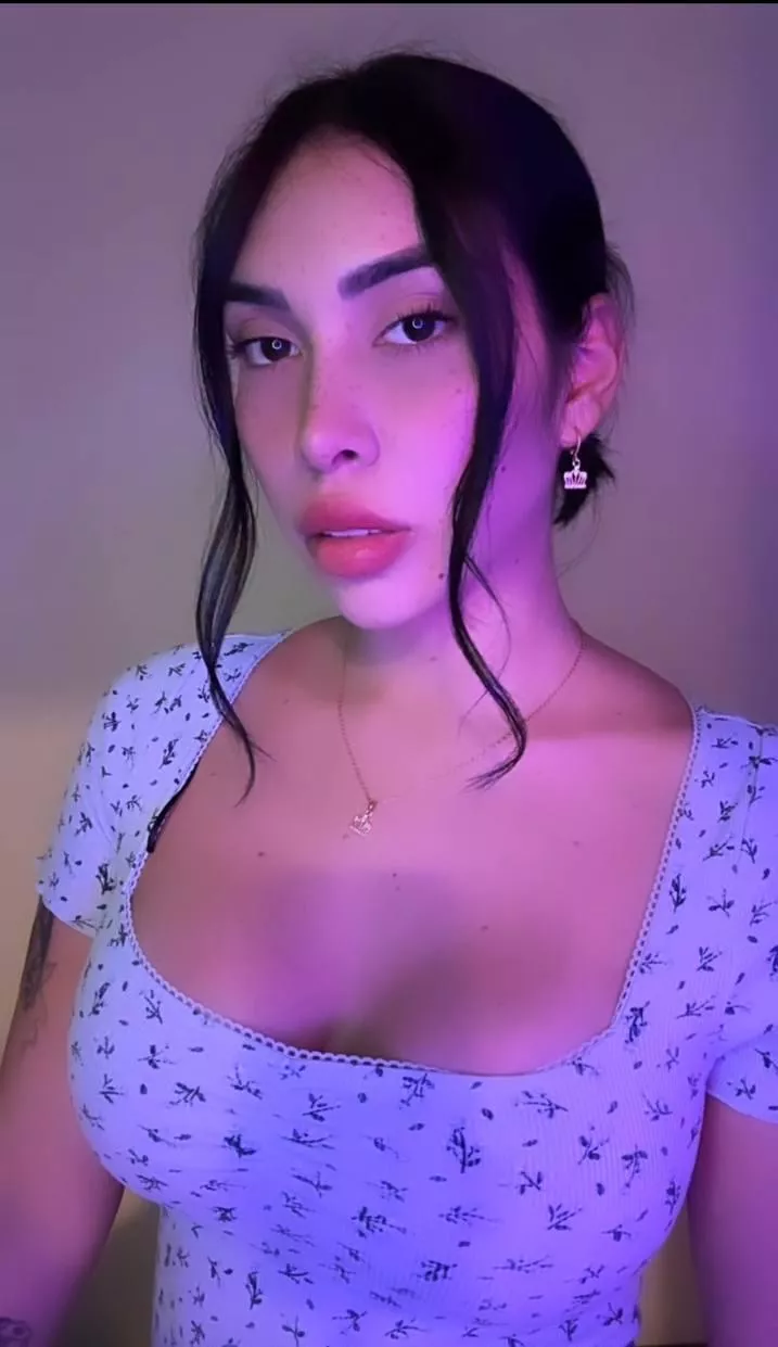 do you like my top? posted by triuneSixties60