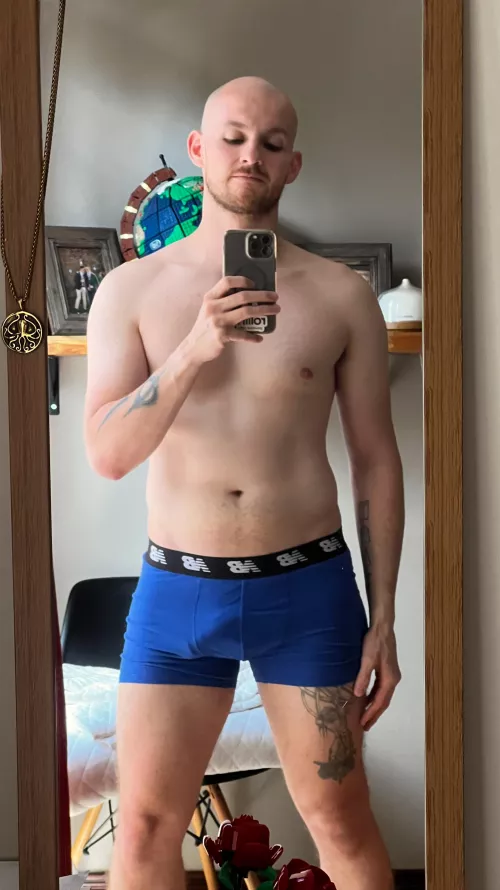 Does this count as bulge? 🫢 by Eat-Some-Cake