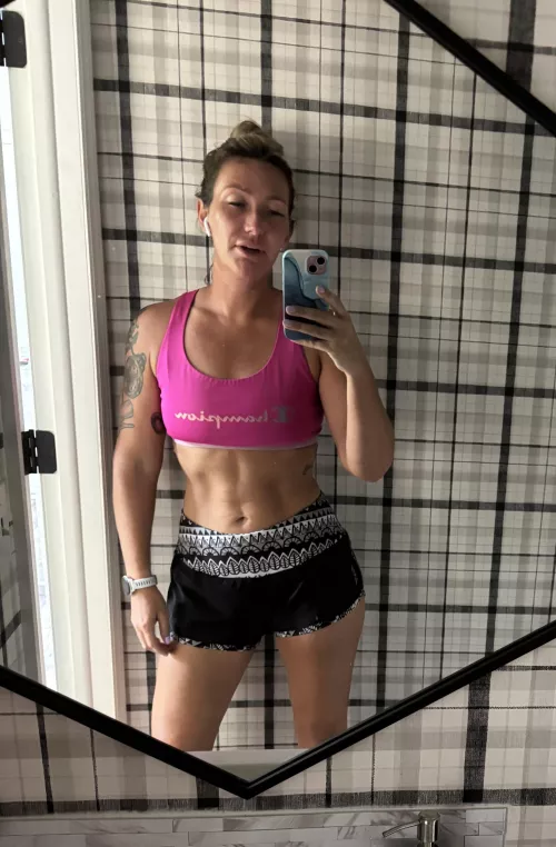 Gotta stop for a selfie [f] by krisrunnintina86