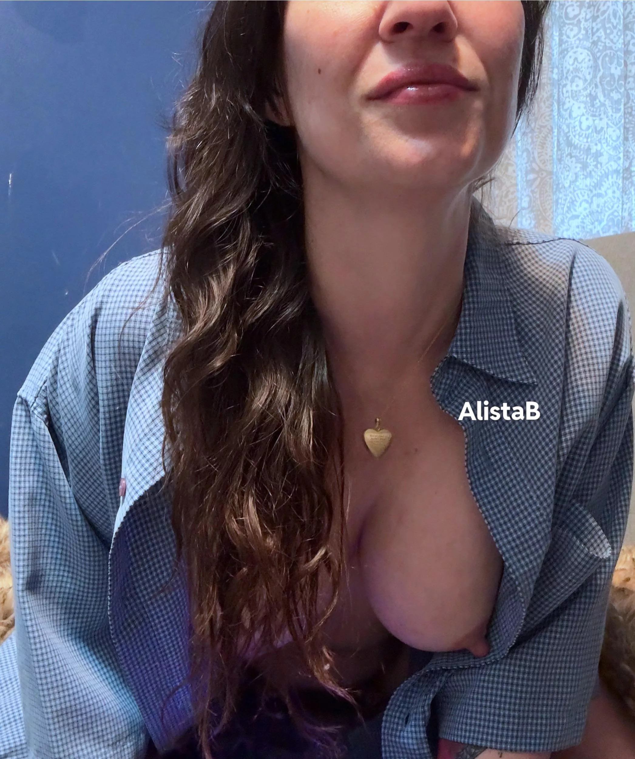 Hair, lips, what else do you need to see posted by AlistaB