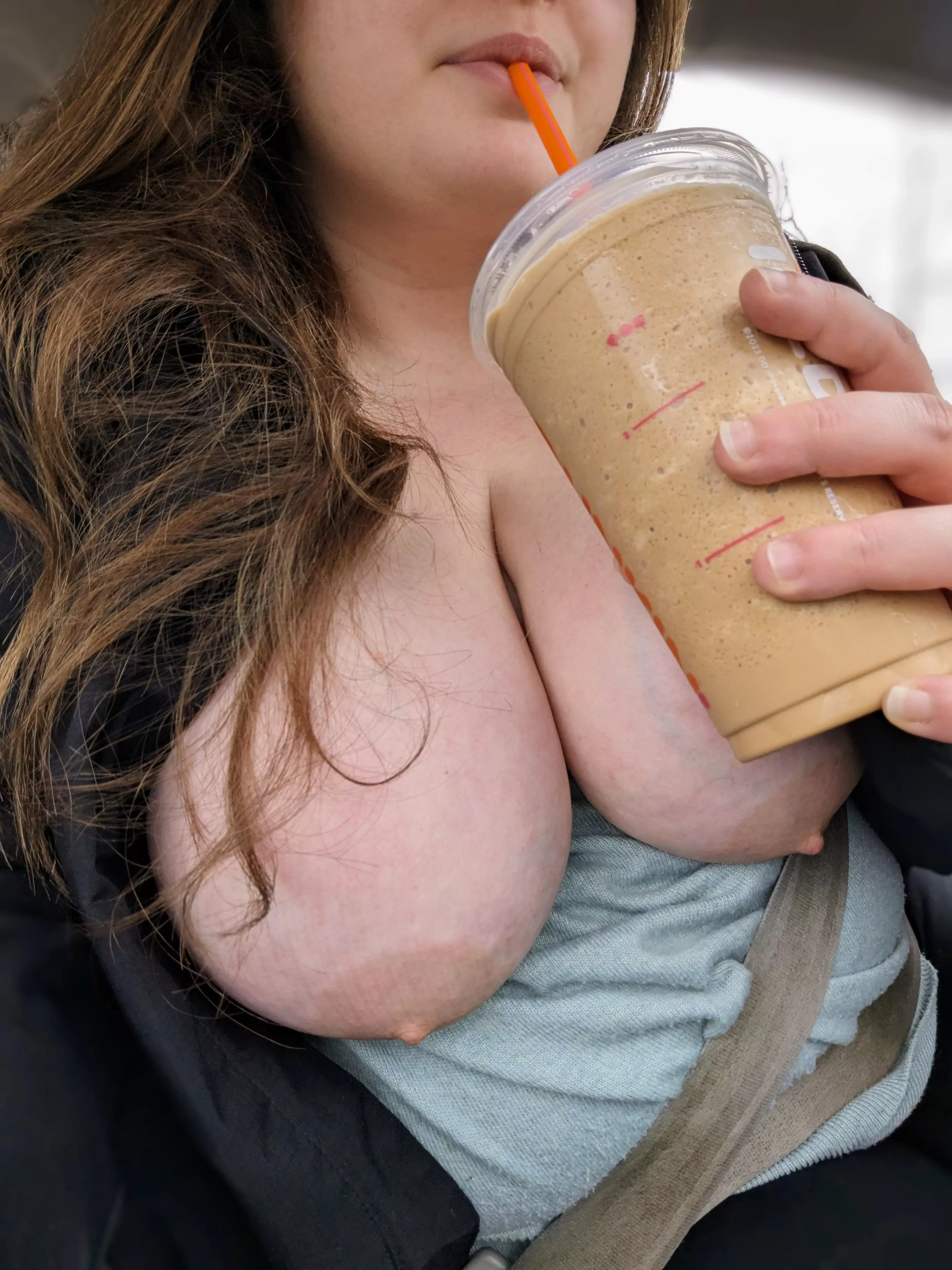 happy hump day 🥰 posted by elleleebelle