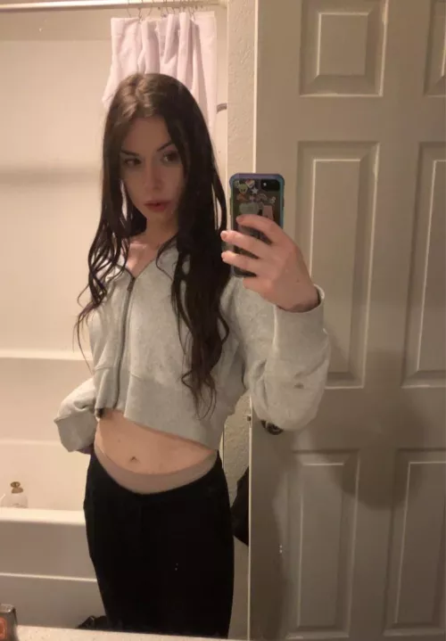 hey I’m Allie! would you accept nudes from me? 🥹 by alliemayne20