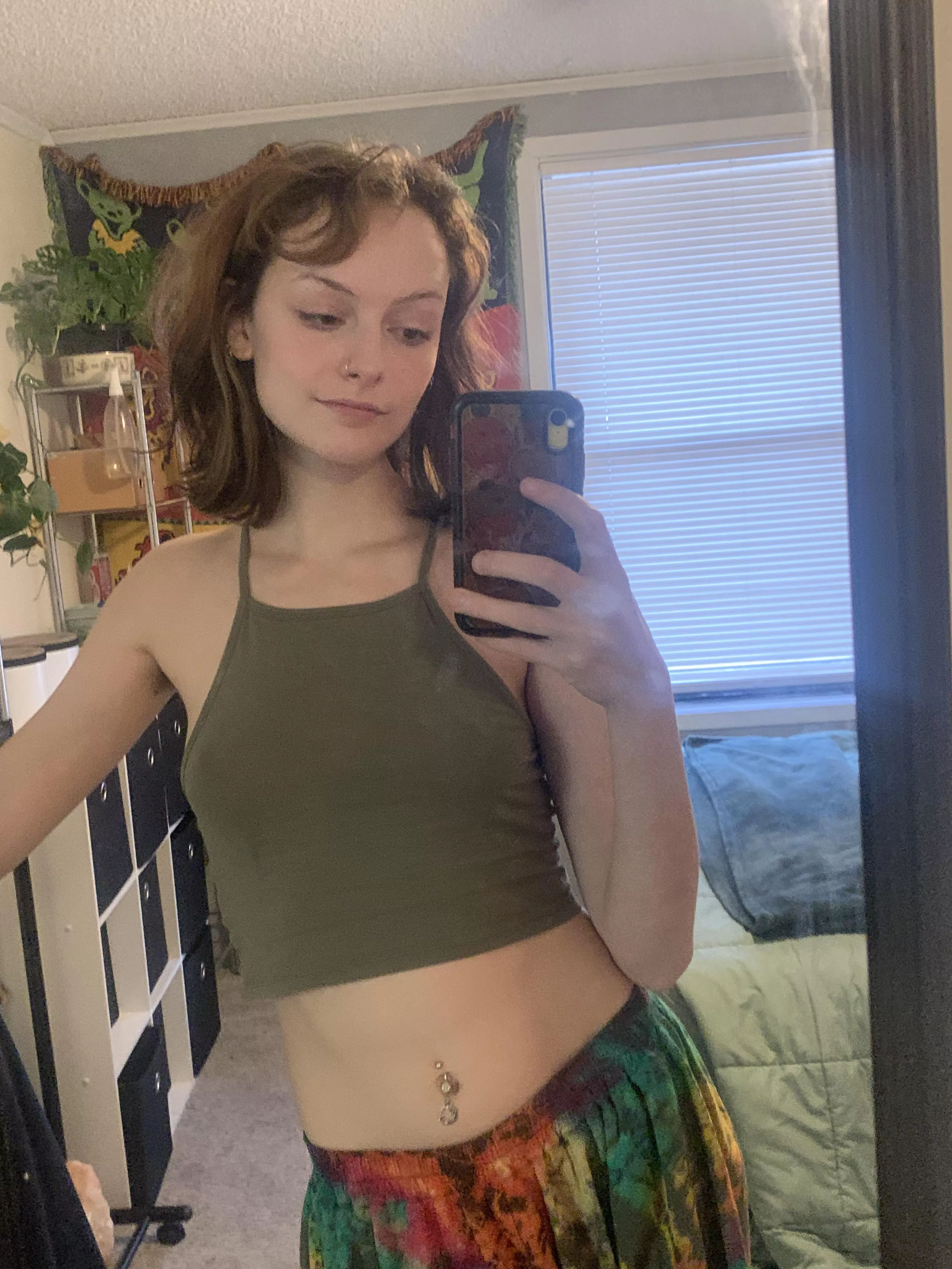 hippie chick  posted by fr0ntb0tt0ms_wh0re