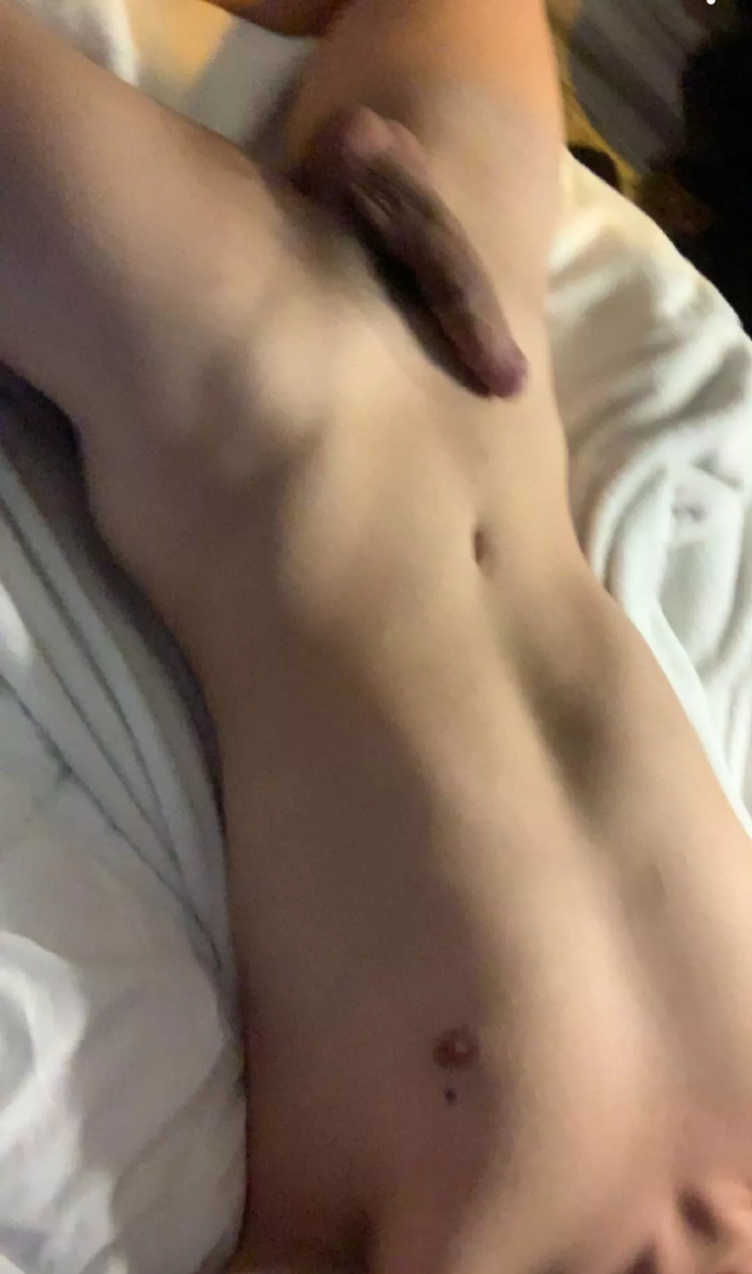 Horny twink come with me😘 posted by Global_Requirement73