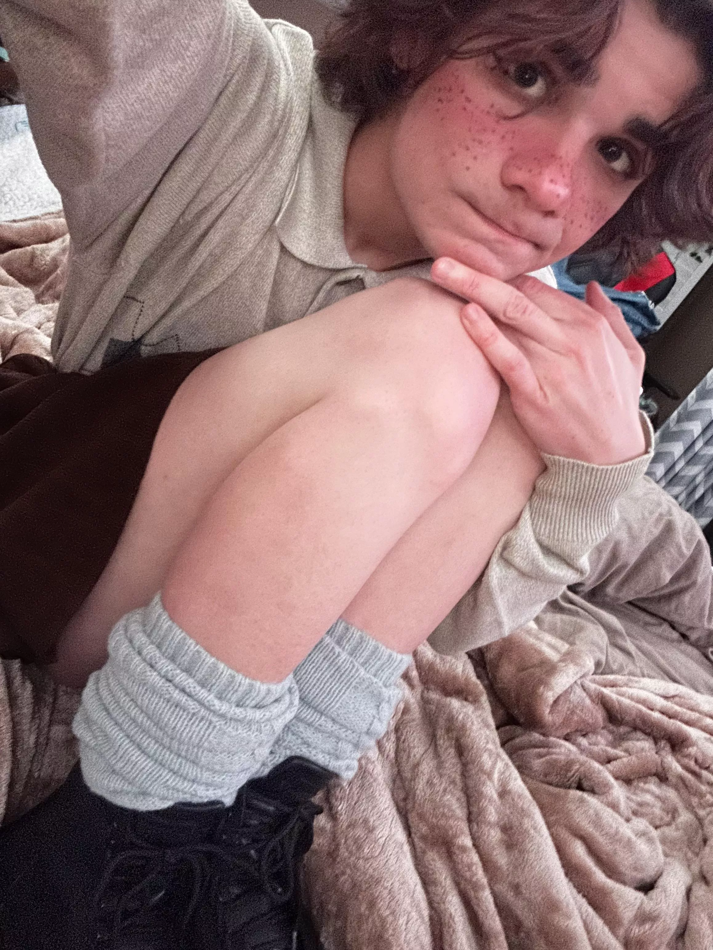 i feel smol :p posted by anavrragefish