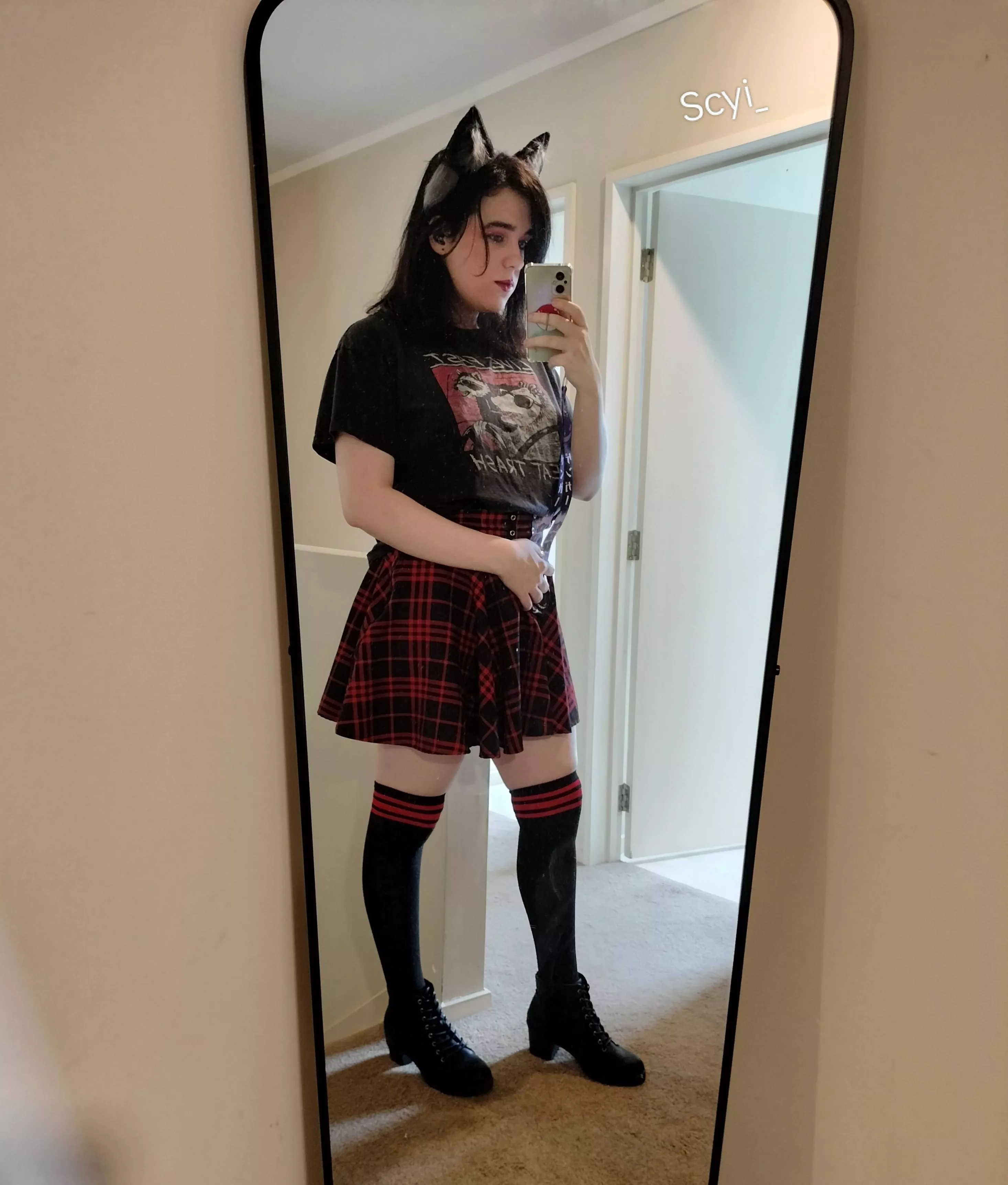 I got my first pair of heels, I'm now giant 5'9! posted by Scyitsi