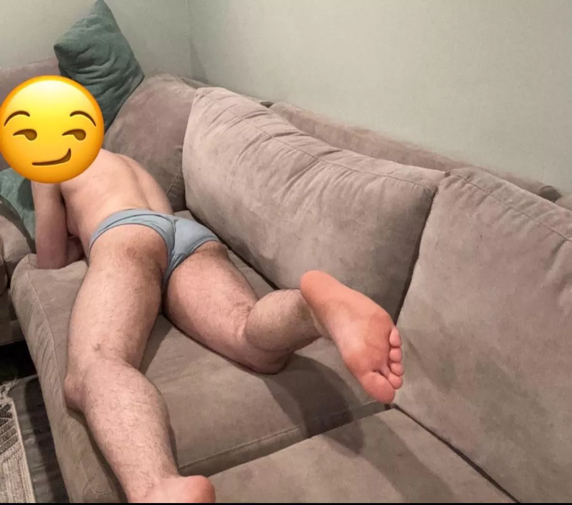 I know my feet aren’t the only thing you want to worship posted by tuatiatuna