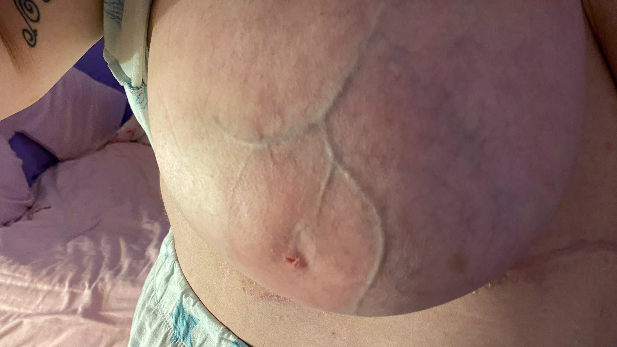 I wish I could trace them my own tongue. Yours will have to do 💋 posted by Inyourdreams00