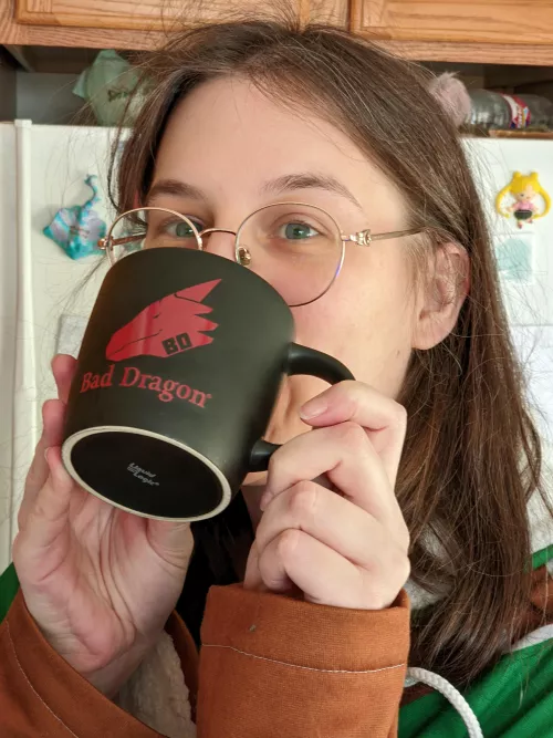 Just enjoying a morning cuppa... by windsingr