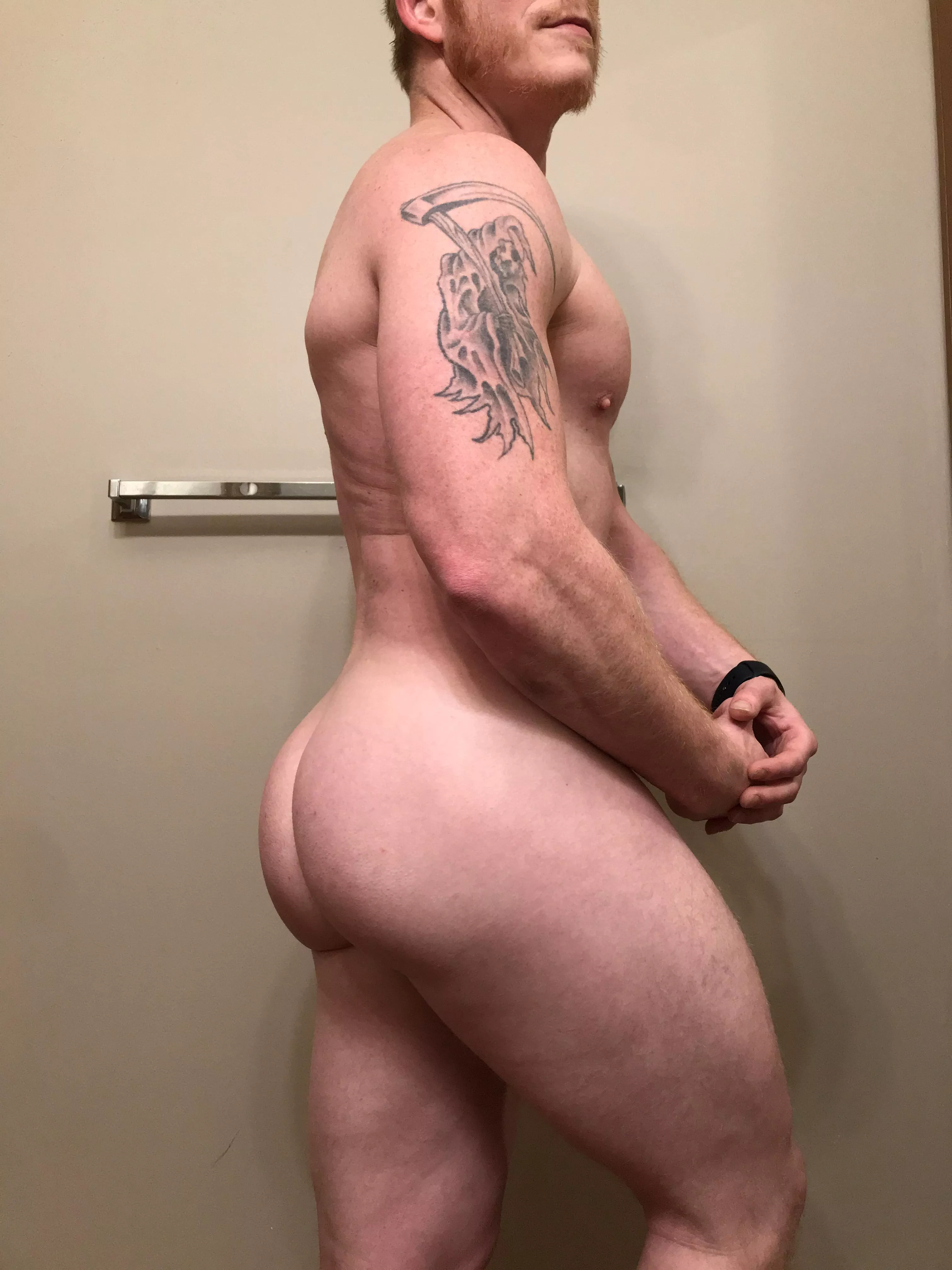 Love shocking people when I drop my pants  posted by theAssman8108