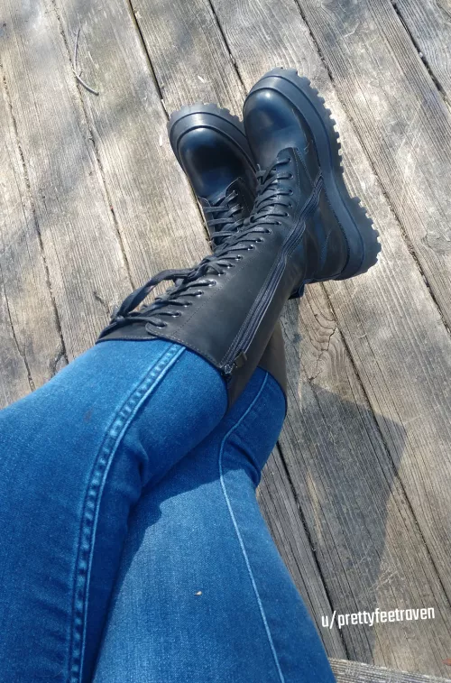 Love wearing my boots by prettyfeetraven