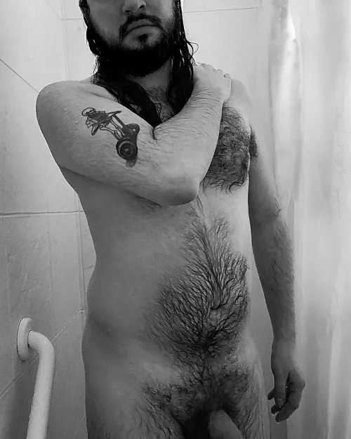 Meet me in the shower 🚿 by Greylour