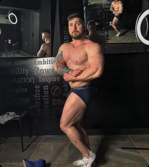 Probably one of my best poses by Averagejoe_fit