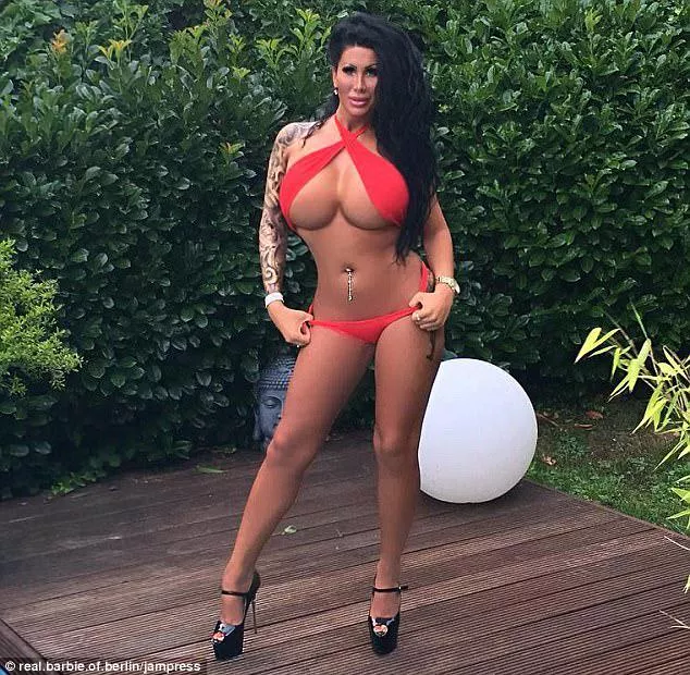 Sexy Bimbo  posted by TonyACCARDO1