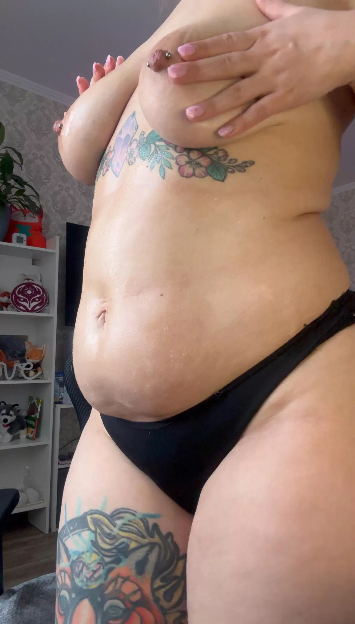 Spread oil on me posted by lady_babylove