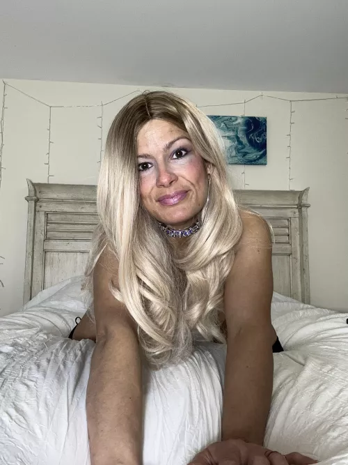 Tease and spank this naughty wife. by PennyS777