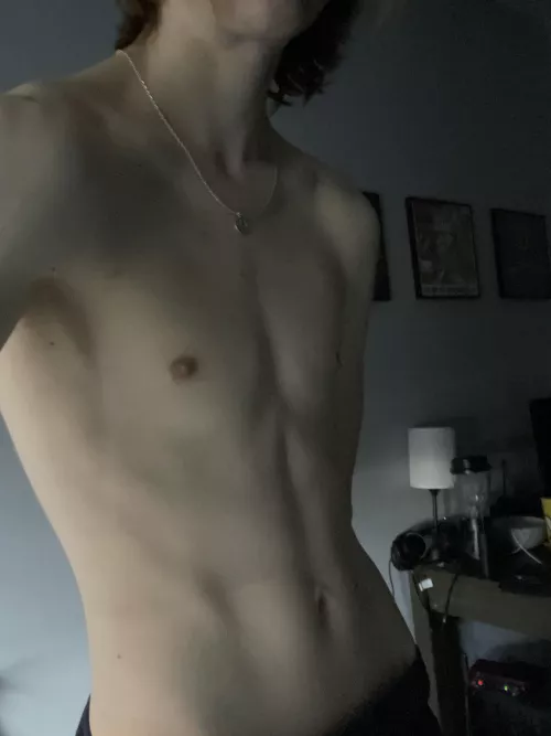 Would love for someone to run their hands all over me :) by eenyweenee