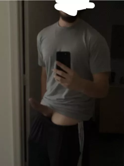 20 M stoner college gym-goer. Dm me by Single_Law_7754