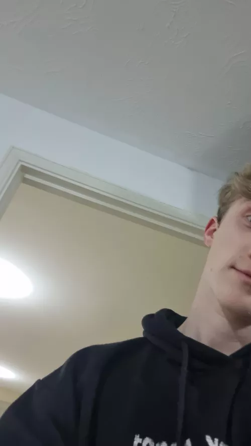 22 UK Straight guy here bored af looking for a gay bottom friend to get to know if you're around my age or younger hmu  by FormerClimate9266