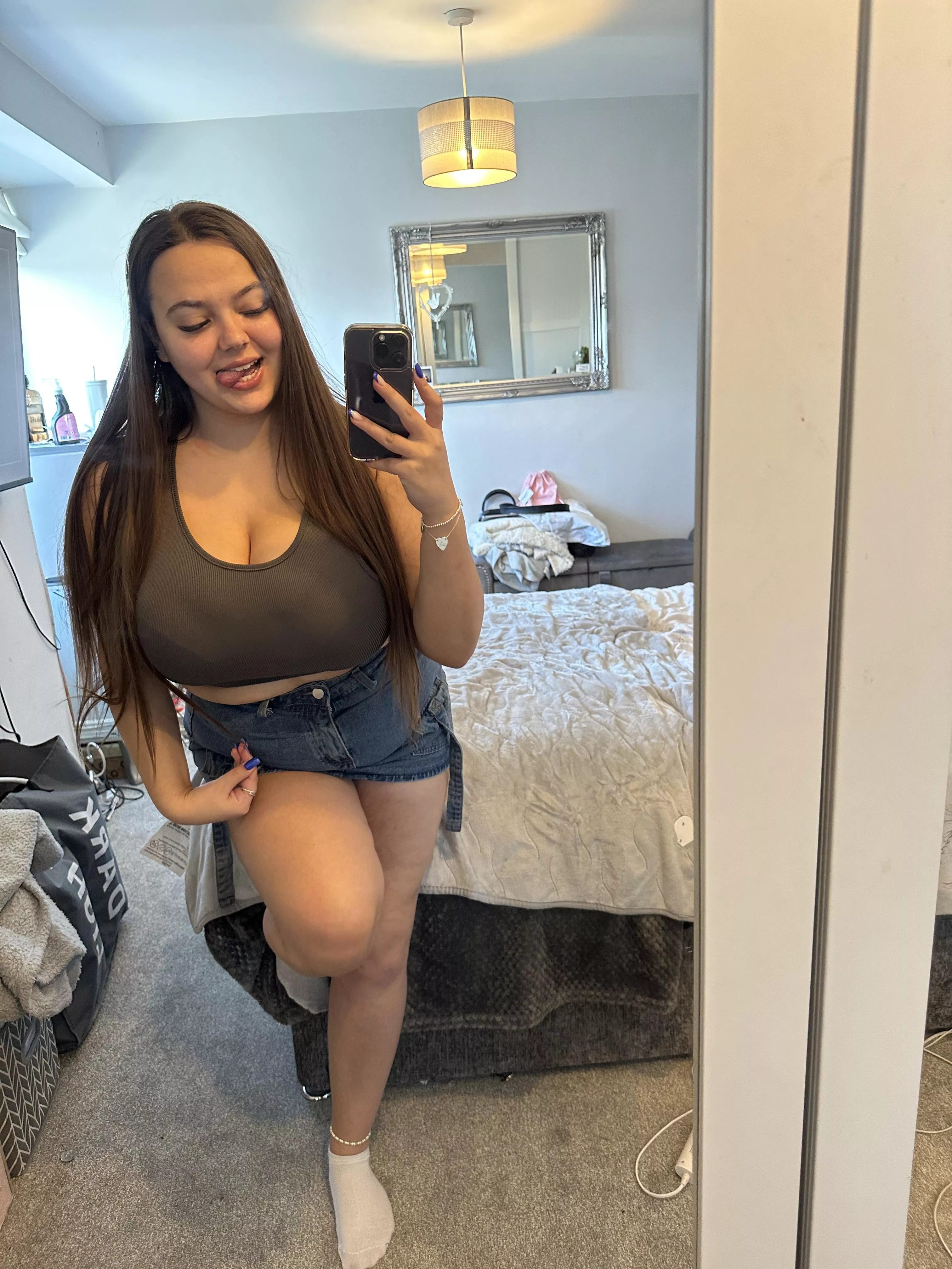 Am i looking hot like this posted by ladyofyourdreamz