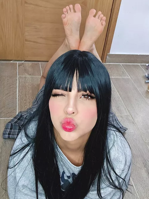 are u letting an 18yo wiggly toes slip in your mouth? by MoreFarmer